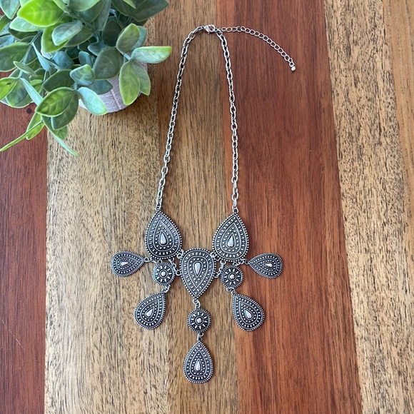 Silver Statement Necklace - Picture 1 of 4